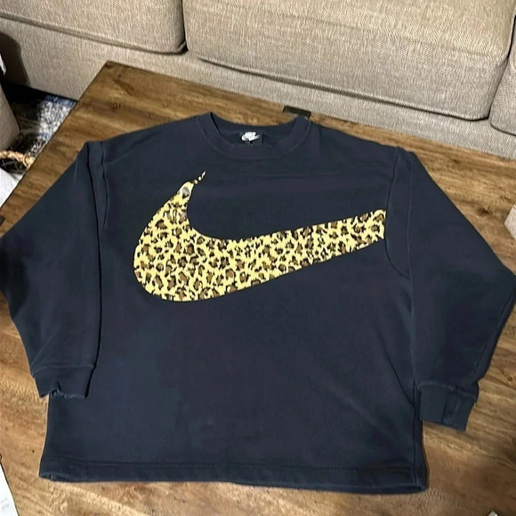 Nike Leopard Print Check Swoosh Black Sweatshirt Top L/S Round Neck WMN SM - Picture 1 of 5
